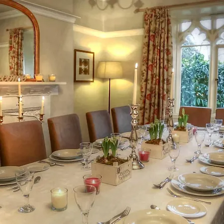 Boston House * Windermere